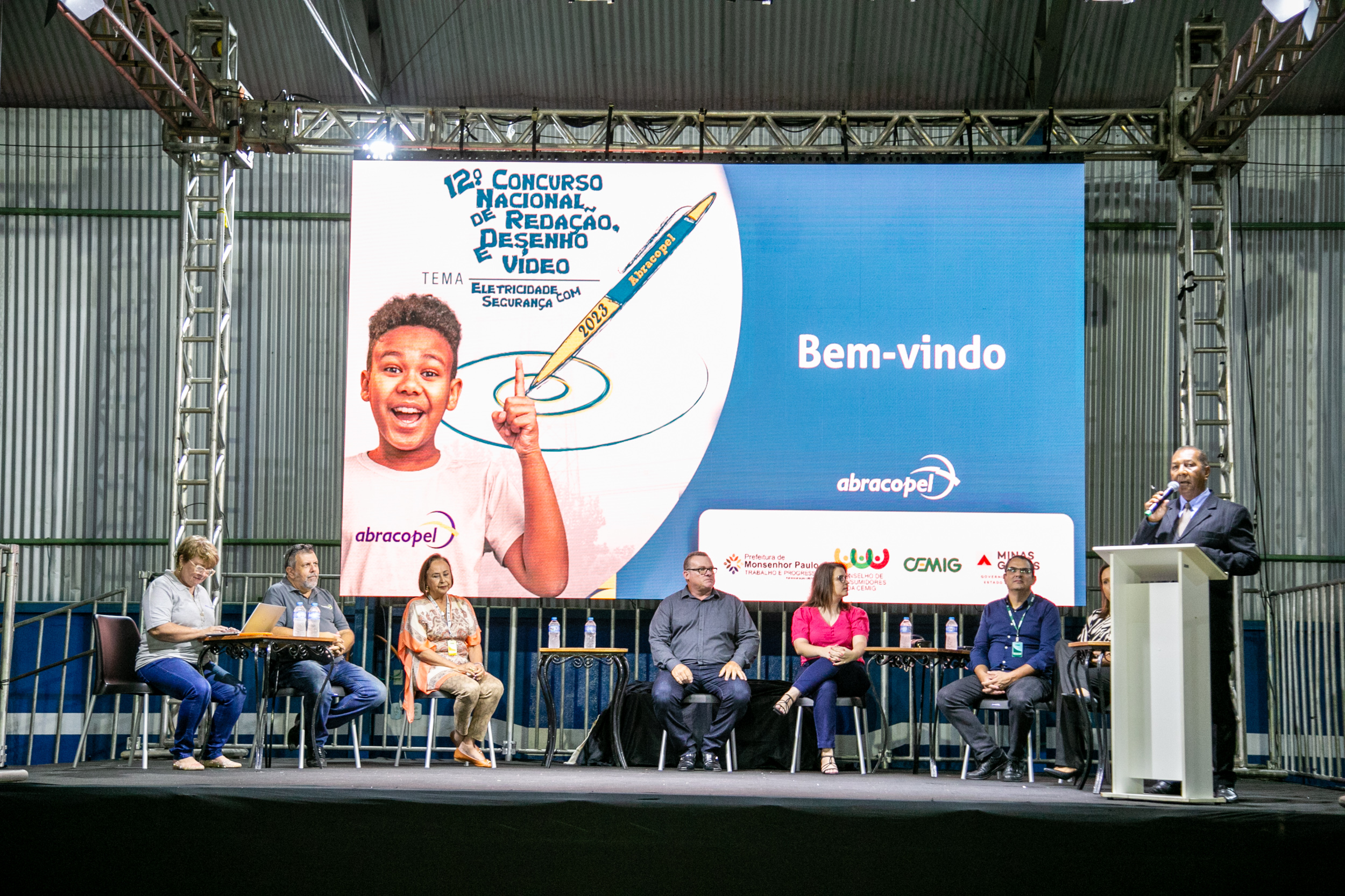 Concurso sobre prevenção de acidentes com energia elétrica vai premiar professores e alunos de escolas públicas e particulares de Minas Gerais e de todo o Brasil